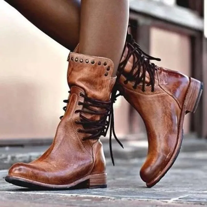 Damen robuste Worker-Boots mit dekorativer Wickelschnürung, Metallösen und profilierter Gummilaufsohle – Lioré