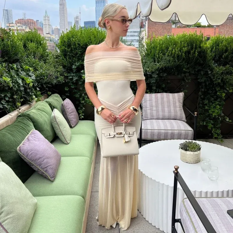 Damen Elegantes Maxi-Kleid mit schulterfreiem Design und Raffungen – Valéora