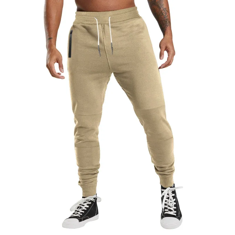 Herren sportliche Jogginghose mit stylischen Kontraststreifen und praktischen Taschen – Sorevano