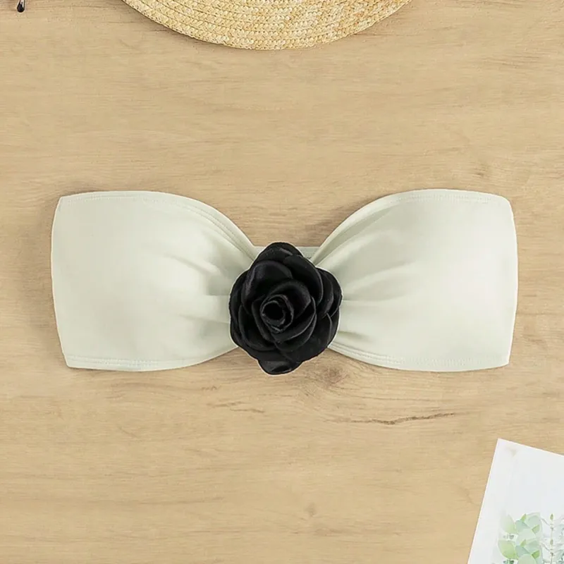 Damen Bandeau-Bikinioberteil mit dekorativer Blumenapplikation – Maréssa