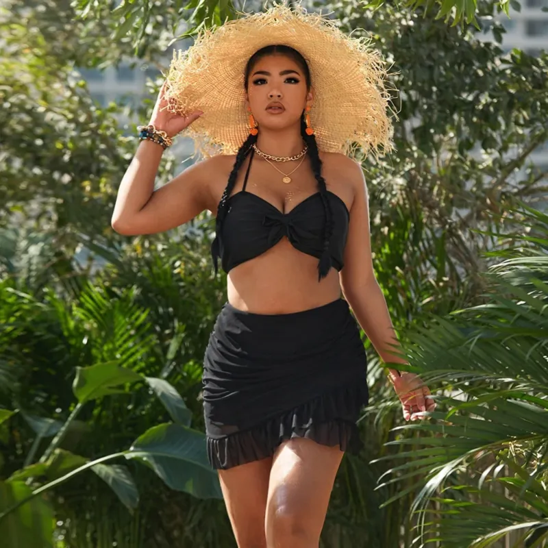 Damen Bikini-Set mit raffiniertem Wickeldesign und verspielt gerafftem Rock – Maréssa