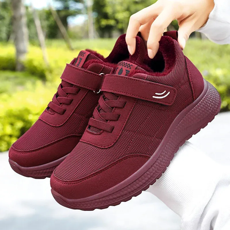 Damen gefütterter Komfort-Walking-Sneaker mit niedrigem Schaft, Klettverschluss und stoßabsorbierender EVA-Dämpfung – Névara