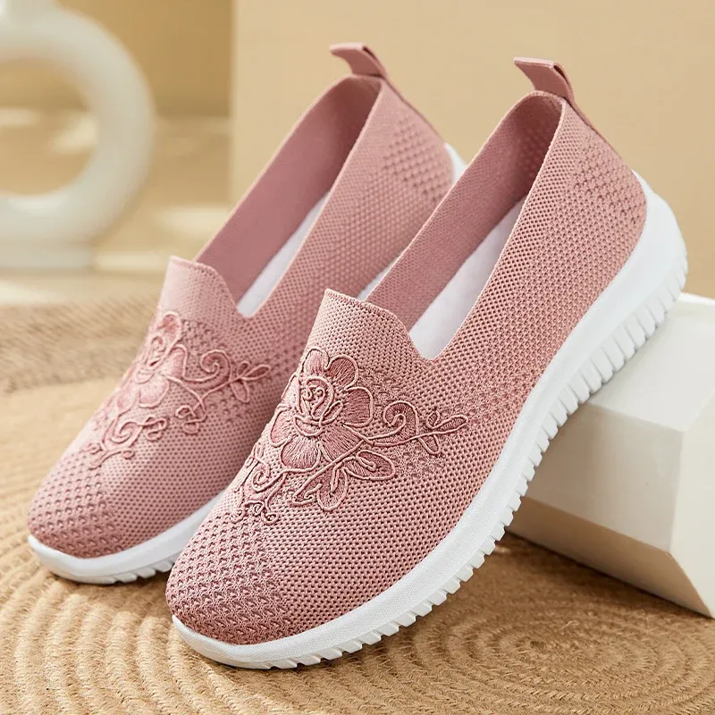 Damen eleganter Strick-Slipper mit floraler Stickapplikation, elastischem Einstieg und federleichter EVA-Laufsohle – Lioré